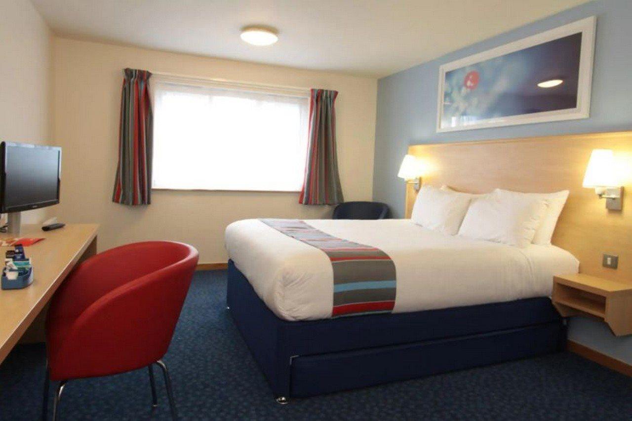 Travelodge London Feltham Dış mekan fotoğraf