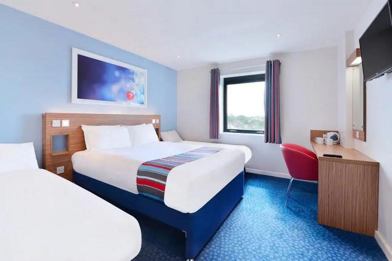 Travelodge London Feltham Dış mekan fotoğraf