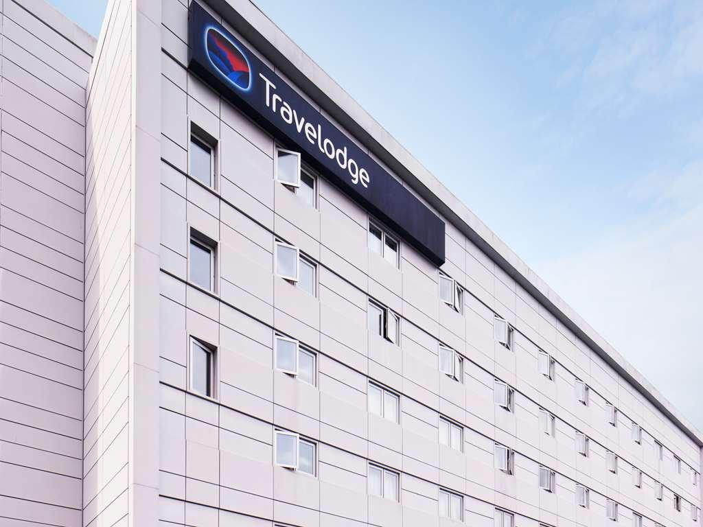 Travelodge London Feltham Dış mekan fotoğraf
