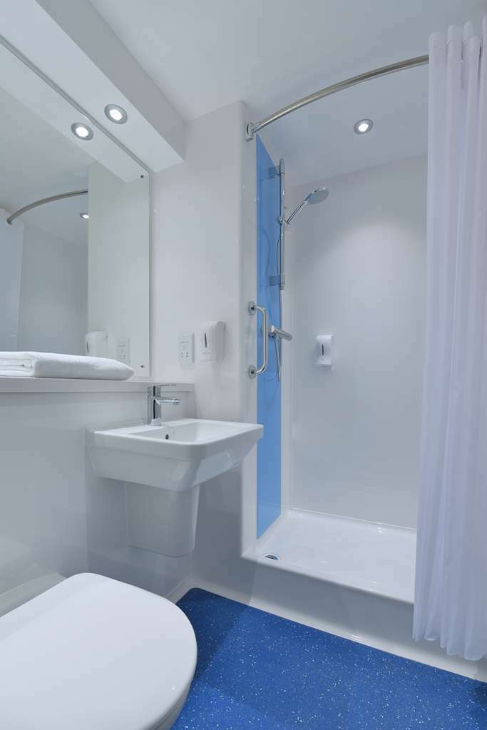 Travelodge London Feltham Oda fotoğraf