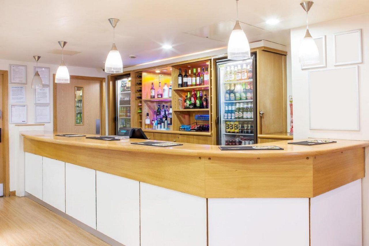 Travelodge London Feltham Dış mekan fotoğraf