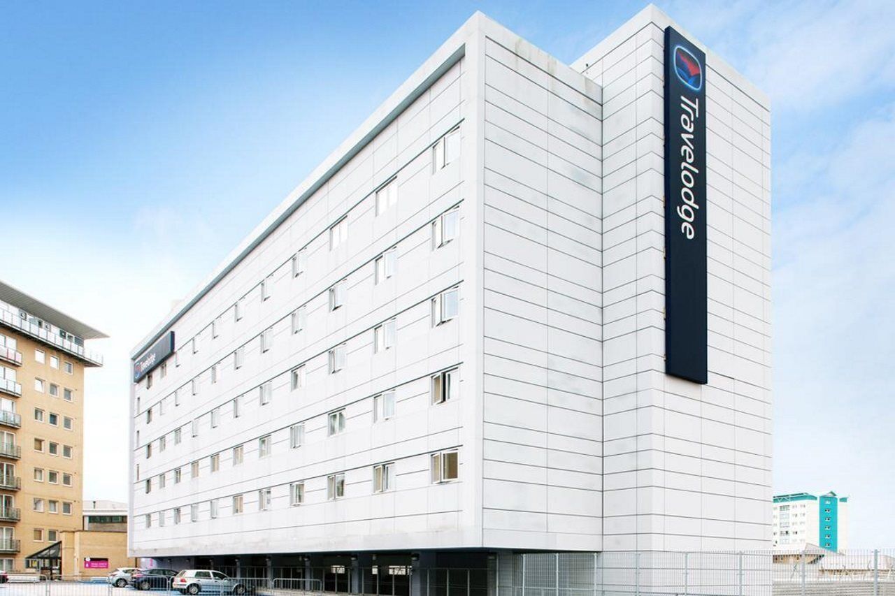 Travelodge London Feltham Dış mekan fotoğraf