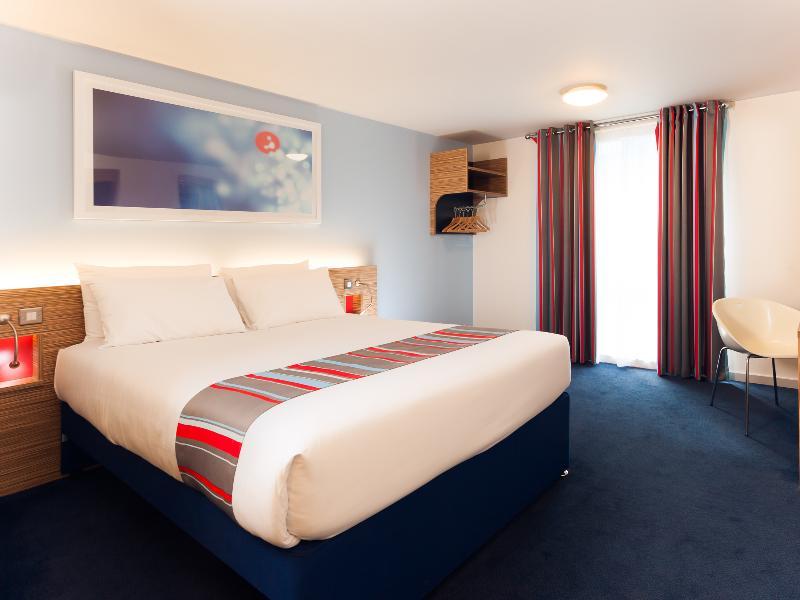 Travelodge London Feltham Dış mekan fotoğraf